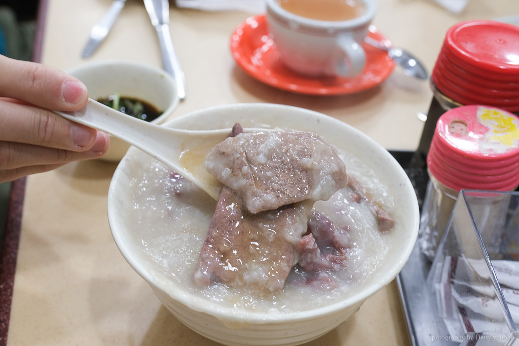 香港早餐, 香港美食, 生記粥品專家, 生記粥品推薦, 生記牛肉豬潤粥, 上環美食, 米其林推薦美食