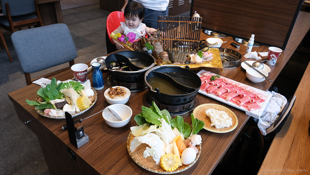 燒瓶子彰化店｜燒瓶子大肆の鍋，彰化宵夜火鍋，親子友善餐廳，蔬菜自助吧吃到飽