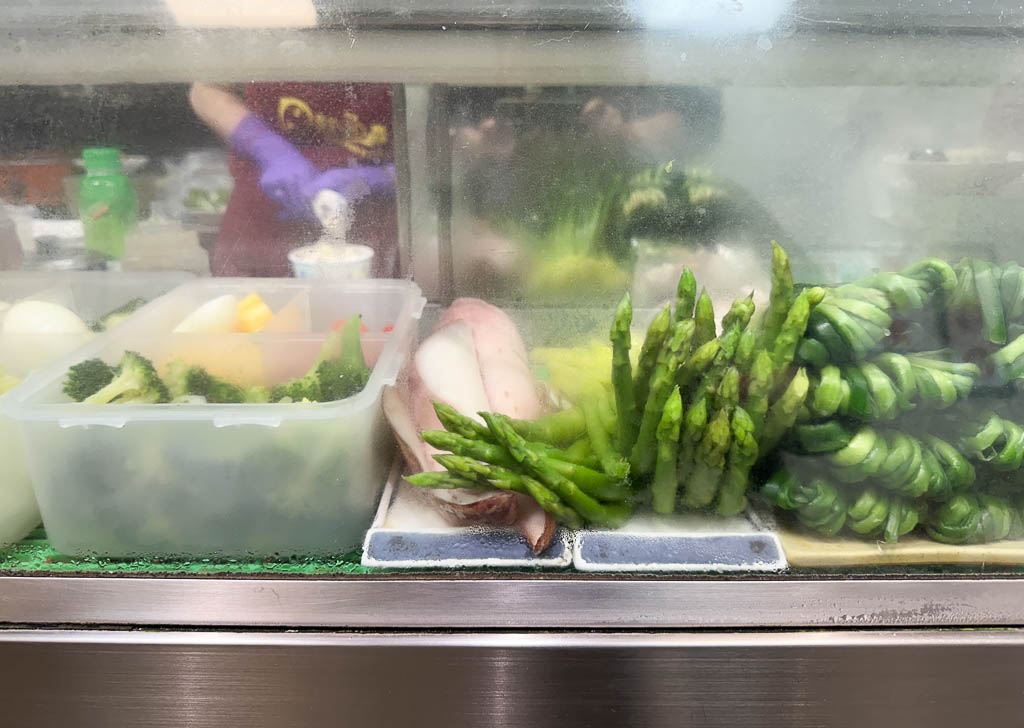 鮮魚鱻蝦仁飯｜台中連三年米其林必比登推薦，不只火燒蝦，豬腳筋必點！多家電視台採訪