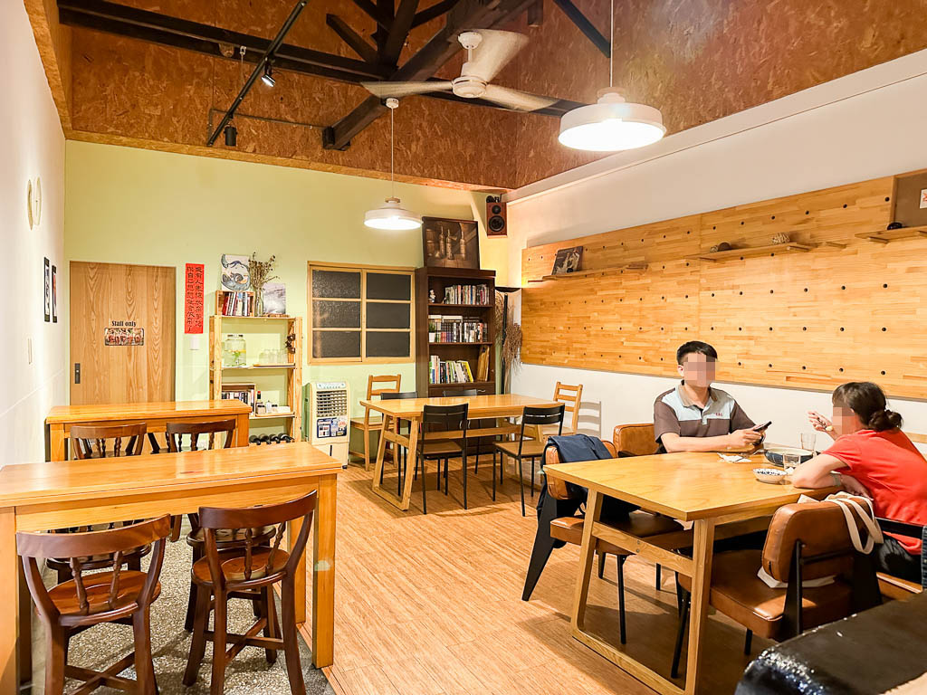 遊牧餐桌｜台中西區國美館地中海料理，貓咪陪伴在老宅吃中歐美食、義大利麵
