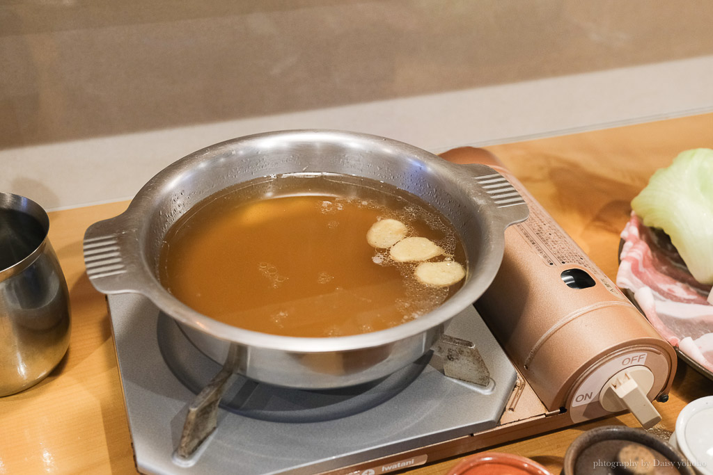 沖繩名護美食｜阿古豬涮涮鍋、本部牛壽喜燒 しゃぶしゃぶ・肉久肉割烹名護店