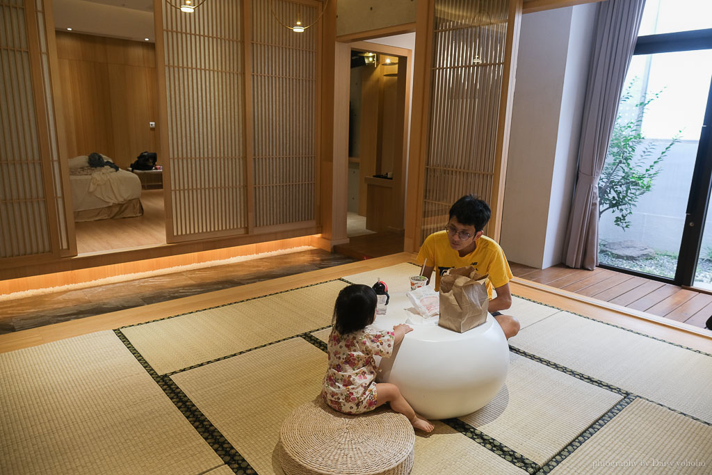 朵茉行館｜親子友善和式套房，帶寶寶入住台中豪宅式汽車旅館，KTV、大浴池、按摩椅！