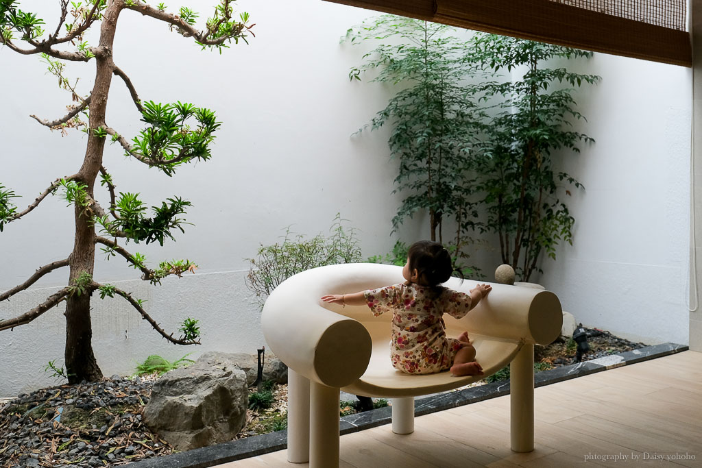 朵茉行館｜親子友善和式套房，帶寶寶入住台中豪宅式汽車旅館，KTV、大浴池、按摩椅！