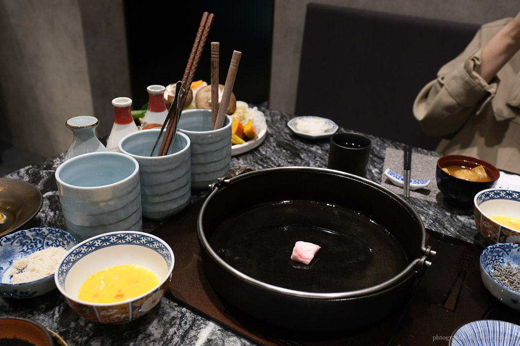 橋山壽喜燒｜台北高級料理餐廳，約會紀念日餐廳推薦｜台北大安區｜雲丹海膽
