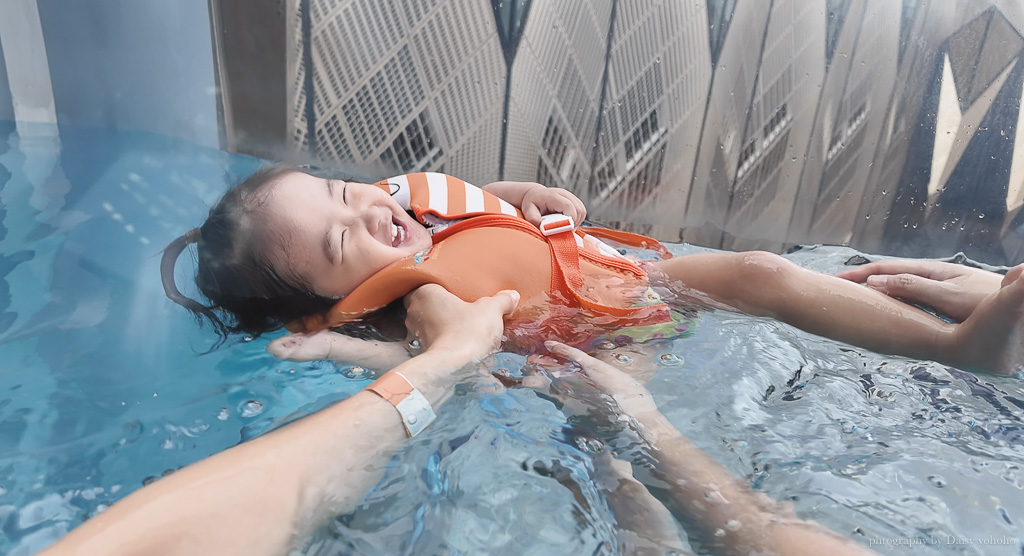 未滿2歲寶寶玩新濠影滙水上樂園