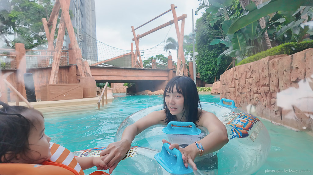 未滿2歲寶寶玩新濠影匯水上樂園