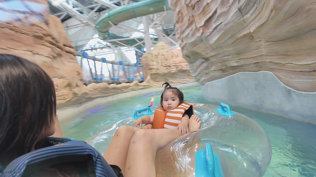 未滿2歲寶寶玩新濠影匯水上樂園