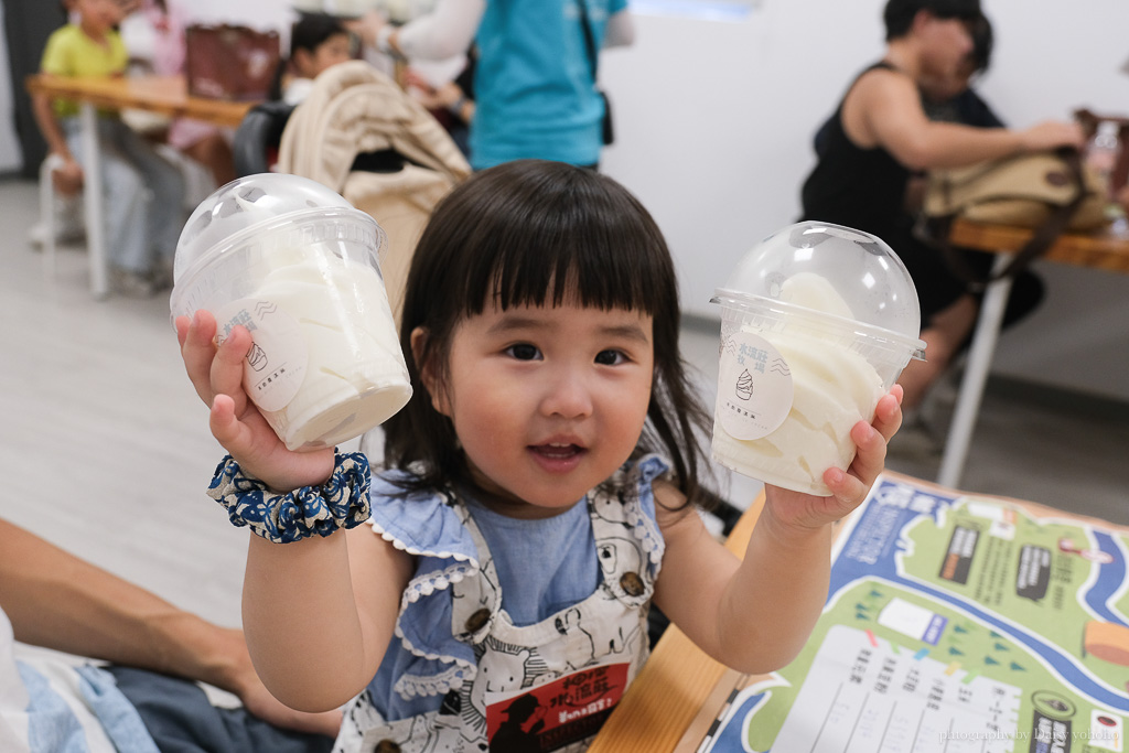 高雄橋頭親子景點「水流莊牧場」餵小羊、吃羊奶冰淇淋《羊奶失竊案》實境解謎好好玩！
