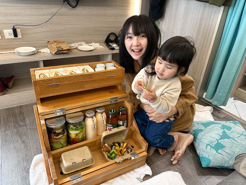 花蓮遠雄海洋公園露營車｜藍鯨艙海景露營車，海洋夜未眠升級版