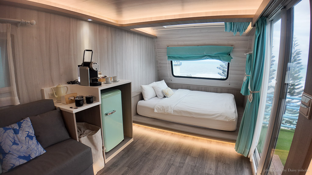 花蓮遠雄海洋公園露營車｜藍鯨艙海景露營車，海洋夜未眠升級版