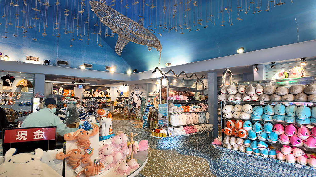 花蓮遠雄海洋公園露營車｜藍鯨艙海景露營車，海洋夜未眠升級版