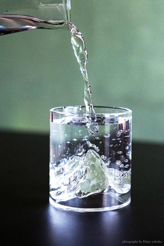 瑞士必買紀念品｜ALPINTE 馬特洪峰杯開箱：把阿爾卑斯山的壯闊縮小進酒杯裡！